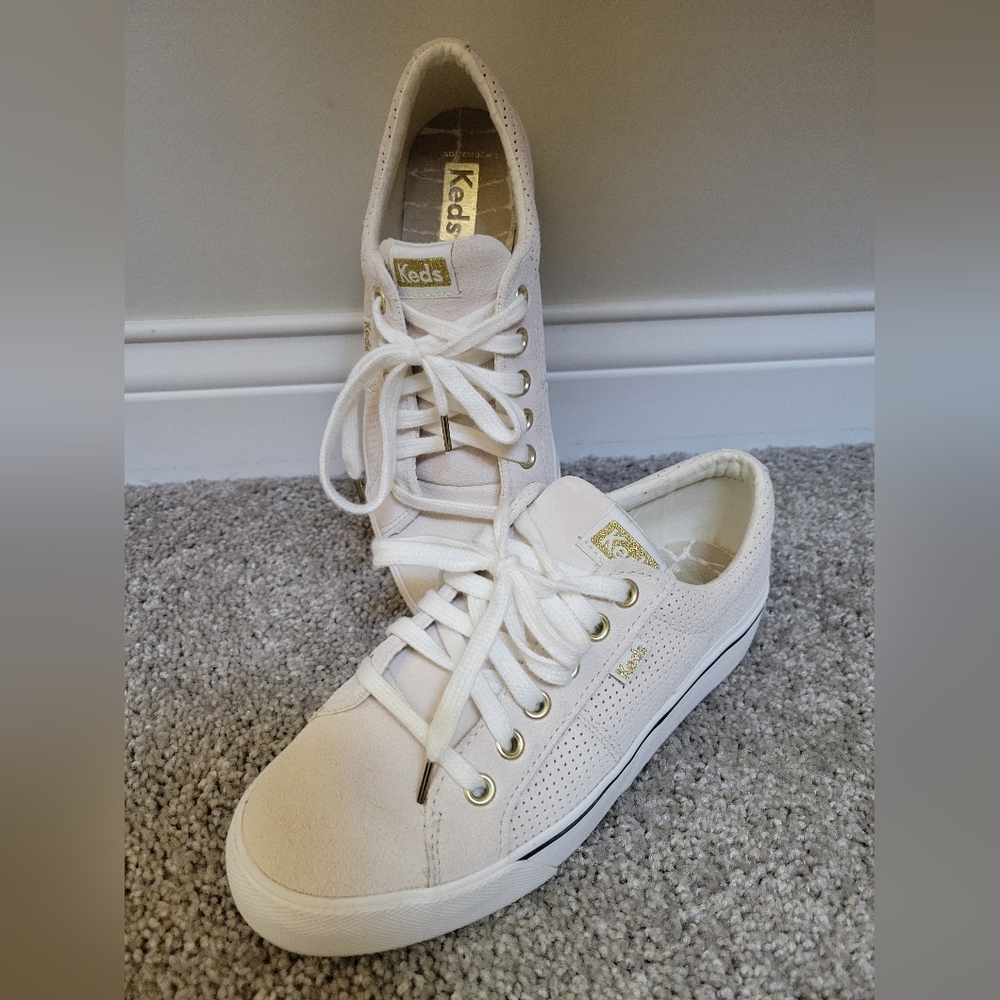 Keds Softerra Jump Kick Perforated Suede Sneaker Womans 6.5 WH65063